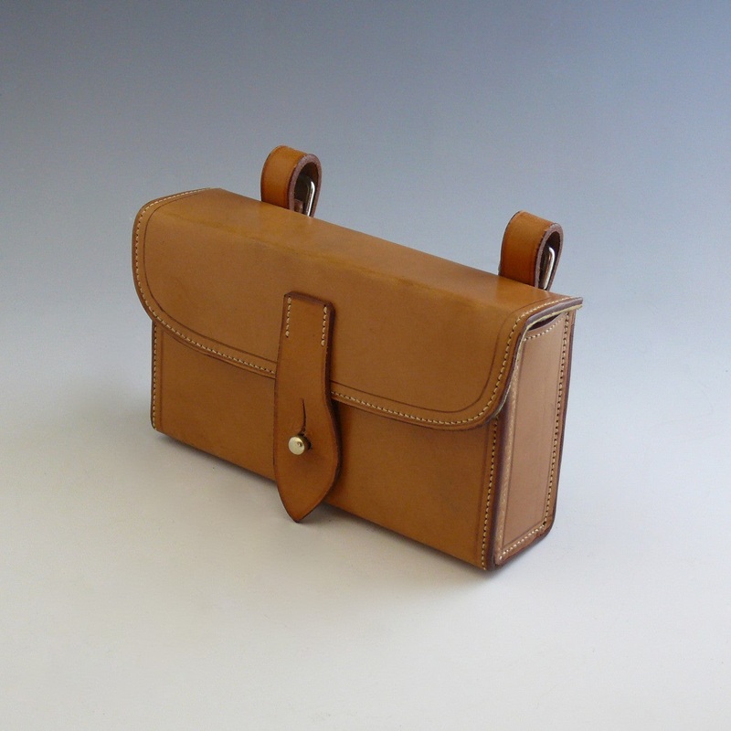 Leather Cased Hunting Sandwich Tin